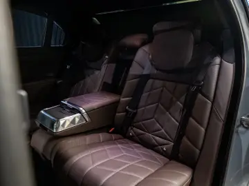 BMW 740D xDrive M Sport Brooklyn Grey   Cinema