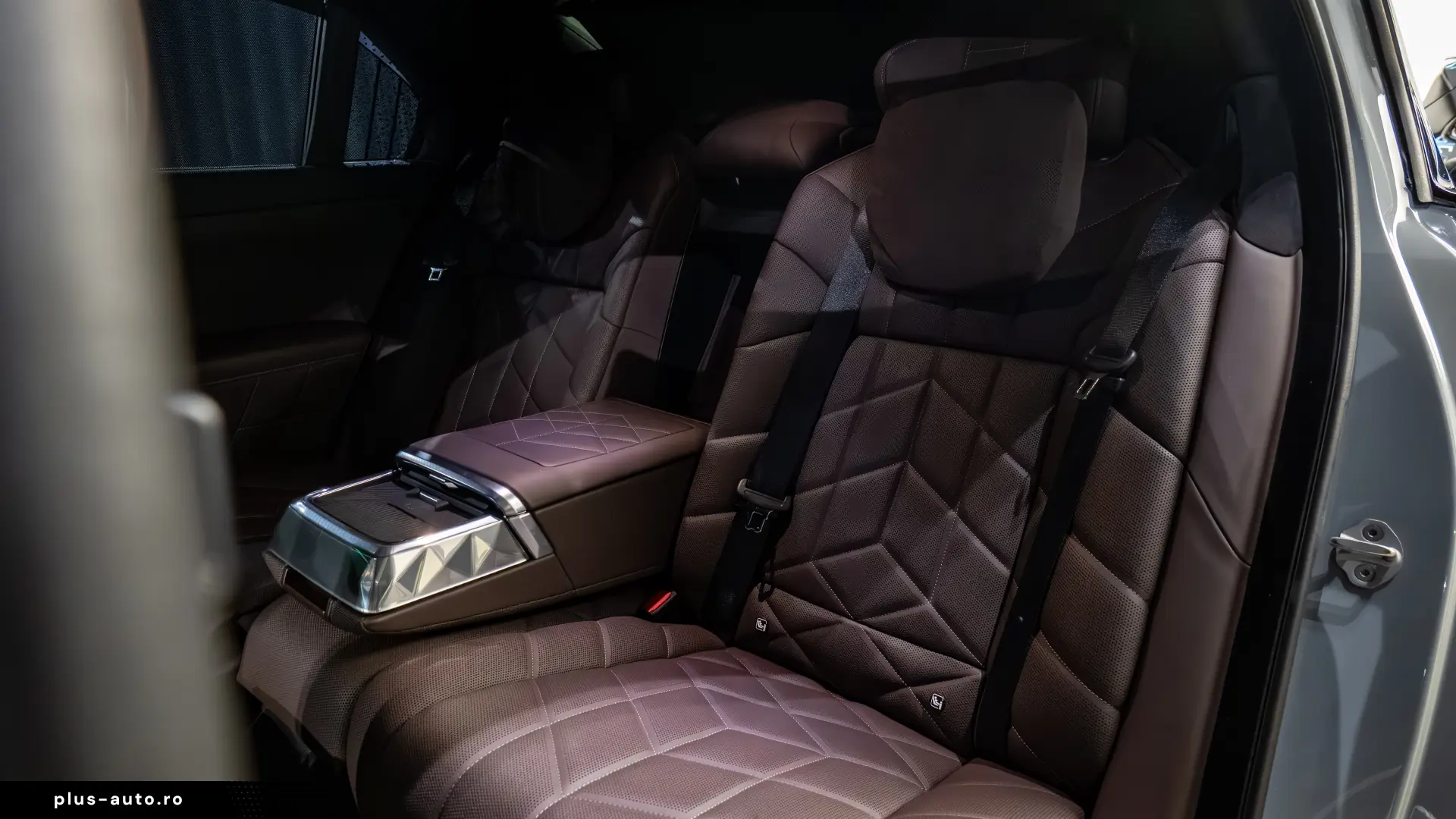 BMW 740D xDrive M Sport Brooklyn Grey   Cinema