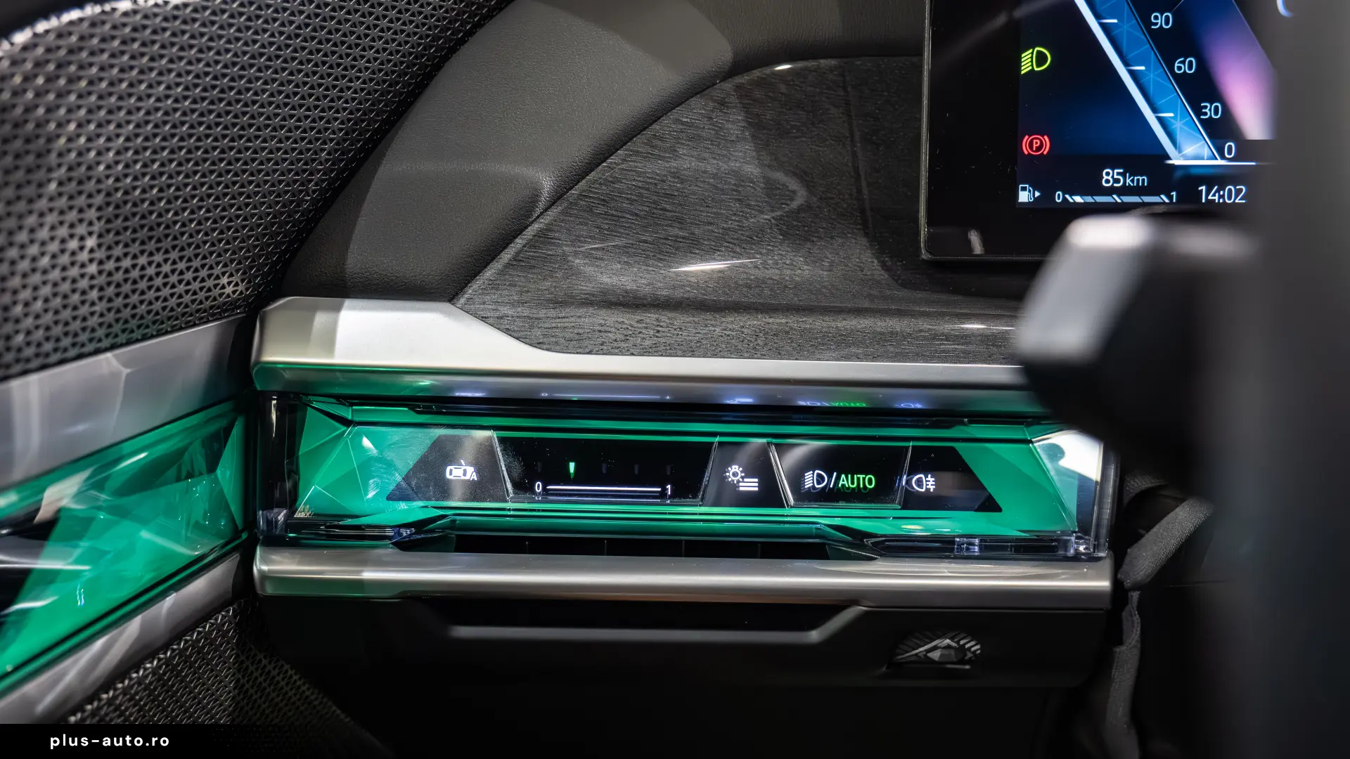 BMW 740D xDrive M Sport Brooklyn Grey   Cinema