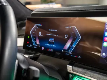 BMW 740D xDrive M Sport Brooklyn Grey   Cinema