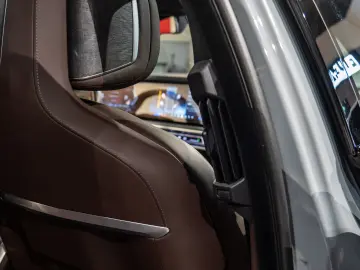 BMW 740D xDrive M Sport Brooklyn Grey   Cinema