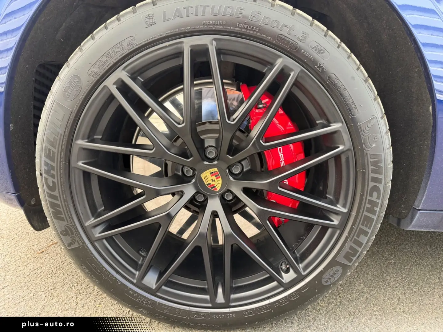 PORSCHE Macan GTS Chrono Bose 360 Pano 21
