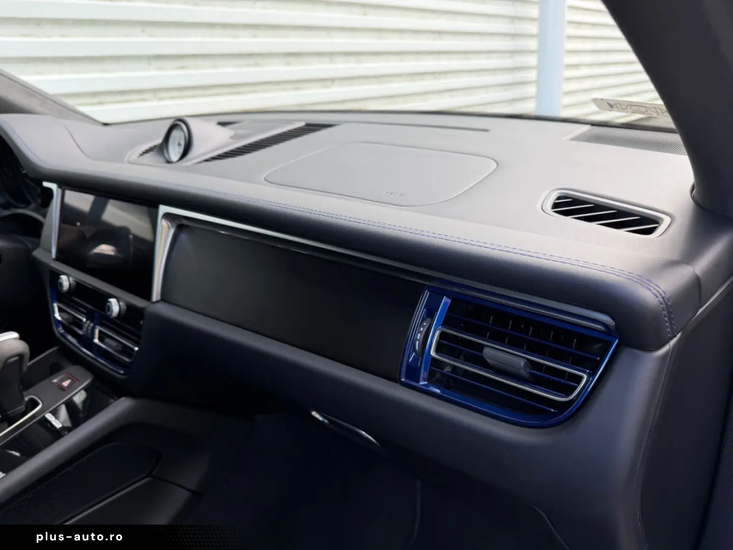 PORSCHE Macan GTS Chrono Bose 360 Pano 21