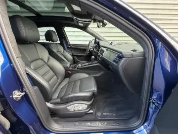 PORSCHE Macan GTS Chrono Bose 360 Pano 21