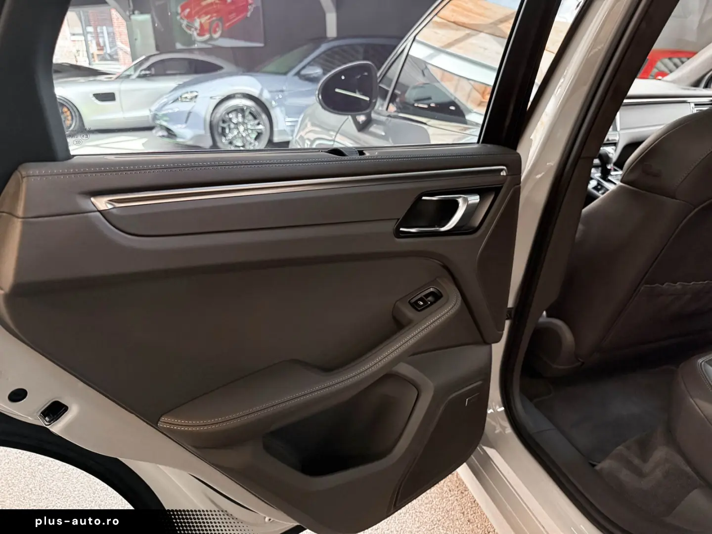 PORSCHE Macan GTS Approved 2028 Pano 18 Wege Standheiz B