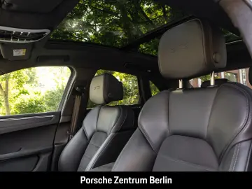 PORSCHE Macan GTS Karminrot Sportabgasanlage Panorama