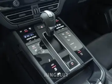 PORSCHE Macan GTS   1.Hand   APPROVED   CARBON