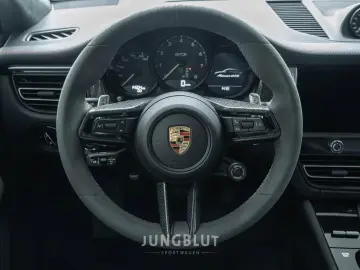PORSCHE Macan GTS   1.Hand   APPROVED   CARBON