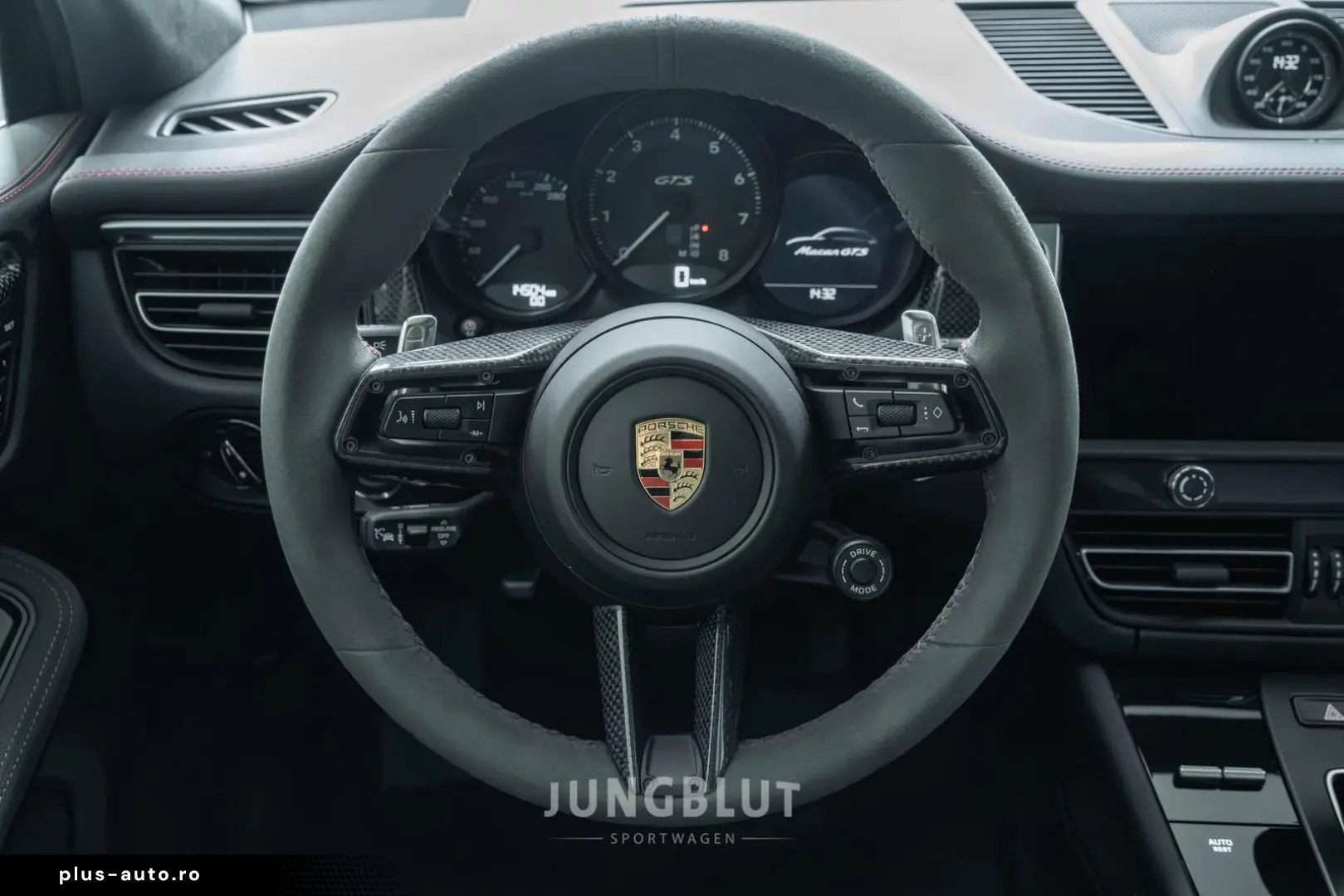 PORSCHE Macan GTS   1.Hand   APPROVED   CARBON