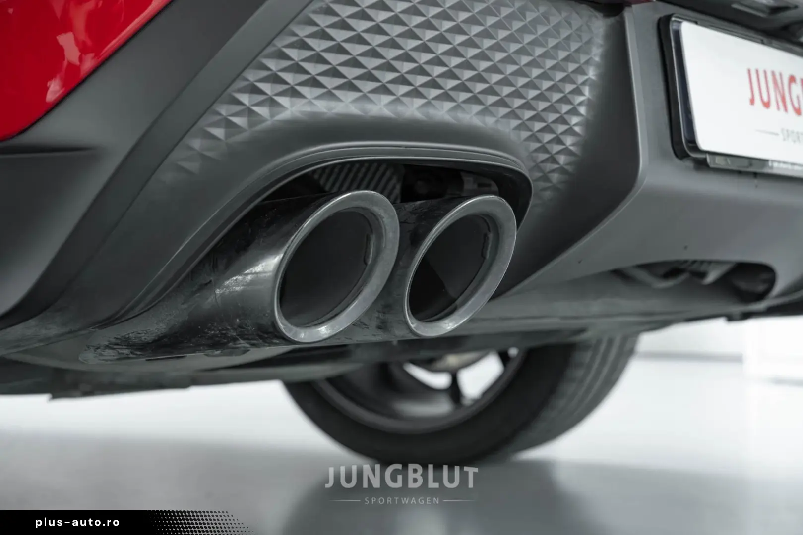 PORSCHE Macan GTS   1.Hand   APPROVED   CARBON