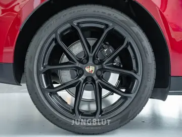 PORSCHE Macan GTS   1.Hand   APPROVED   CARBON