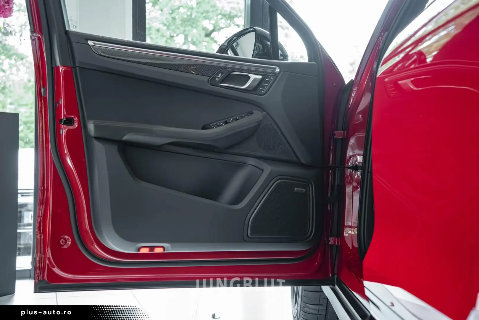 PORSCHE Macan GTS   1.Hand   APPROVED   CARBON