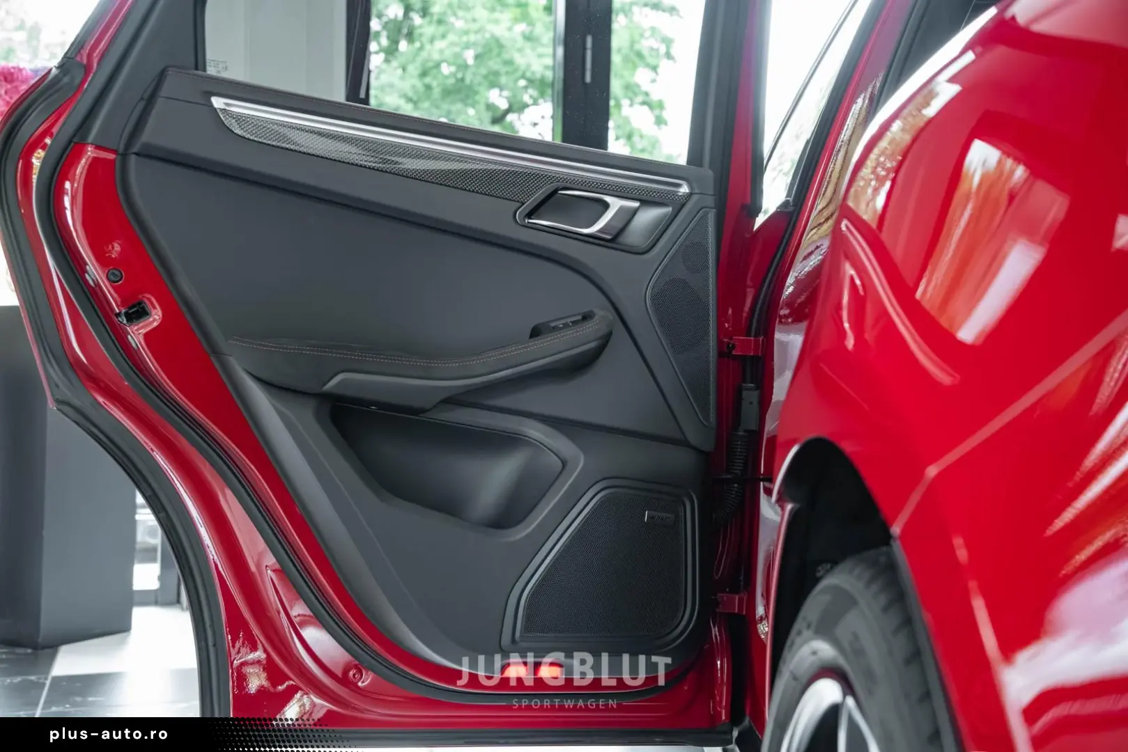 PORSCHE Macan GTS   1.Hand   APPROVED   CARBON