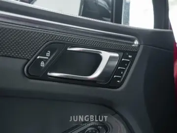 PORSCHE Macan GTS   1.Hand   APPROVED   CARBON