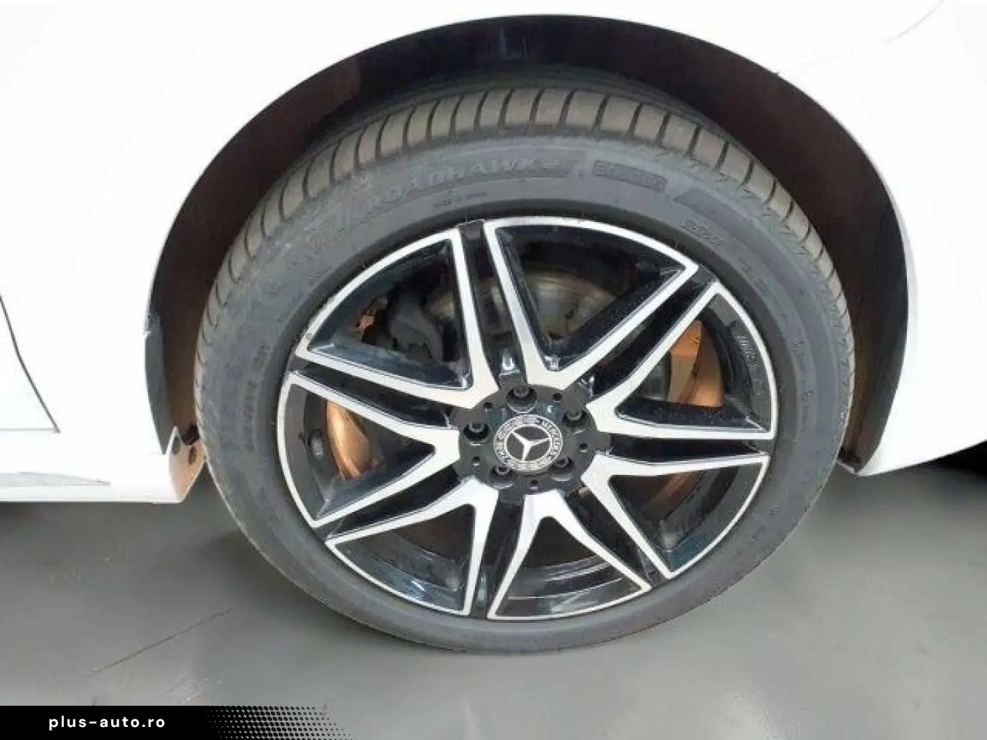 MERCEDES-BENZ V 300d 4M AMG LINE LANG AIRMATIC ACC 8-SITZE