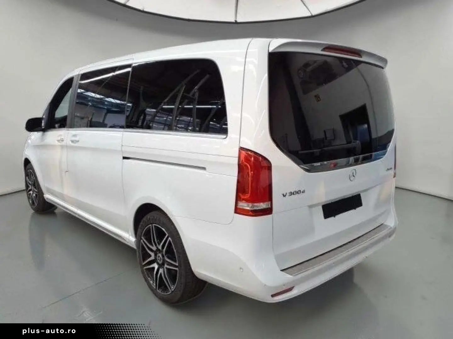 MERCEDES-BENZ V 300d 4M AMG LINE LANG AIRMATIC ACC 8-SITZE