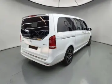 MERCEDES-BENZ V 300d 4M AMG LINE LANG AIRMATIC ACC 8-SITZE