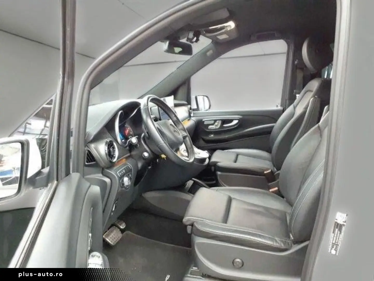 MERCEDES-BENZ V 300d 4M AMG LINE LANG AIRMATIC ACC 8-SITZE