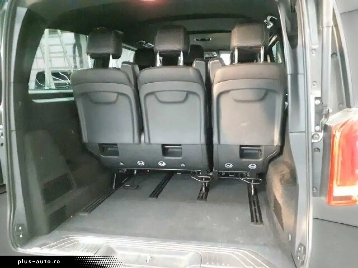 MERCEDES-BENZ V 300d 4M AMG LINE LANG AIRMATIC ACC 8-SITZE