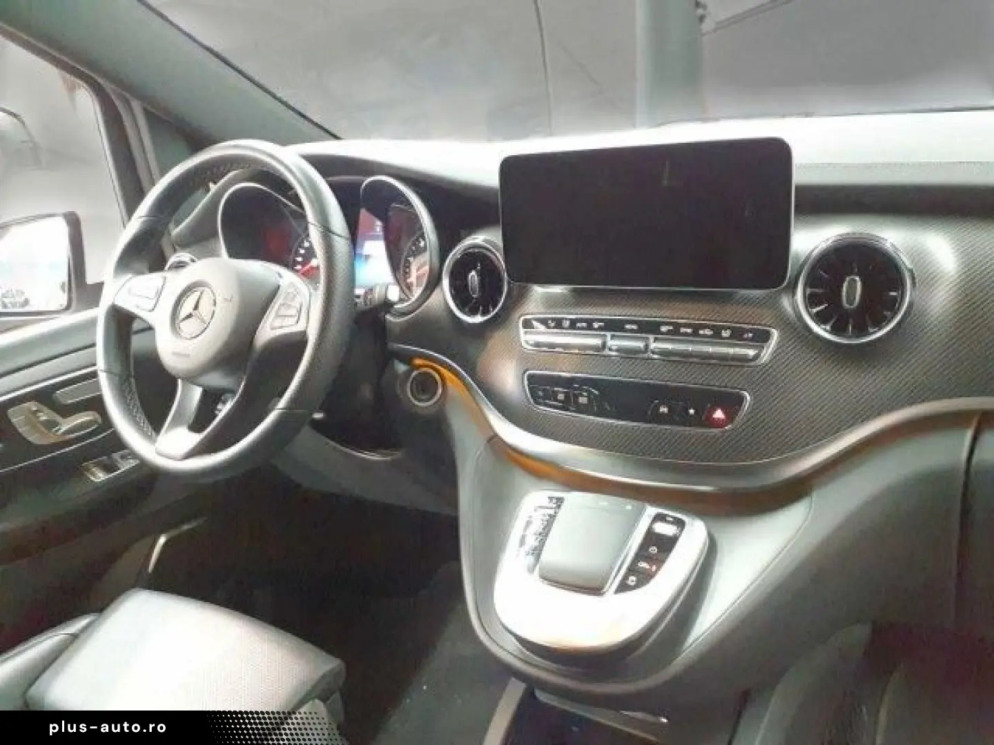 MERCEDES-BENZ V 300d 4M AMG LINE LANG AIRMATIC ACC 8-SITZE