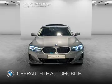 BMW 330i xDrive Limousine LiveCockpitProf Kamera