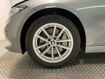 BMW 330i xDrive Limousine LiveCockpitProf Kamera