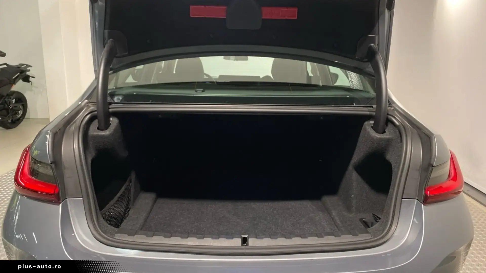 BMW 330i xDrive Limousine LiveCockpitProf Kamera