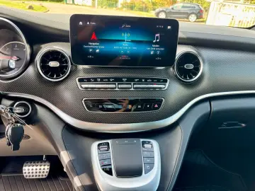 MERCEDES-BENZ V 300 d 4M Exclusive L AMG Pano LUXUSSITZE