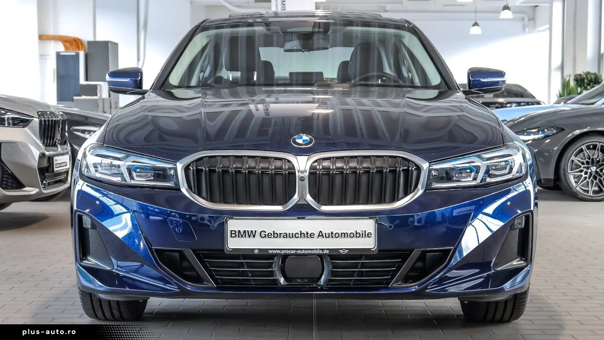 BMW 330i Automatic Glass Roof Towbar DAProf Head-Up Display