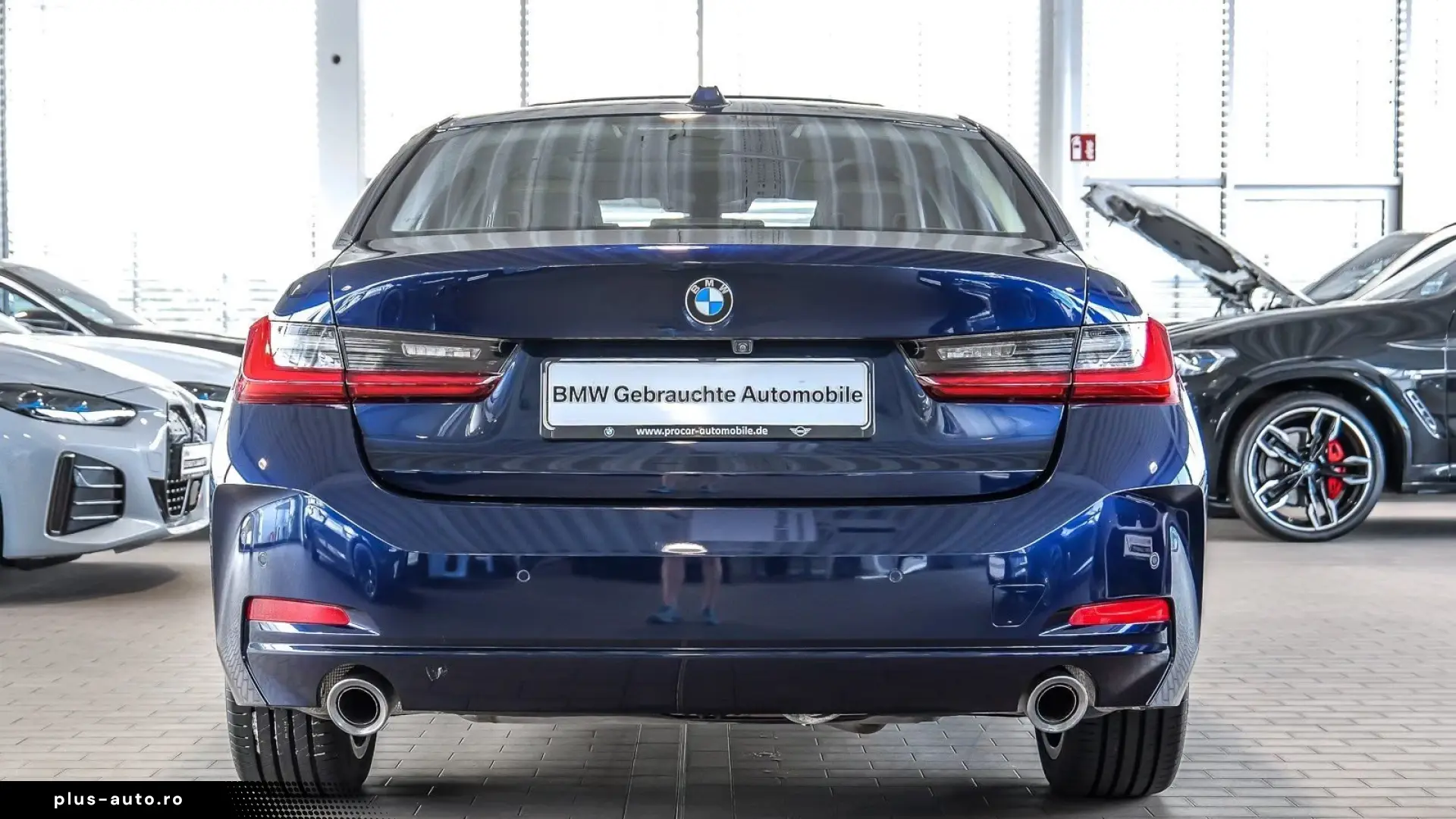 BMW 330i Automatic Glass Roof Towbar DAProf Head-Up Display