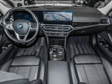 BMW 330i Automatic Glass Roof Towbar DAProf Head-Up Display