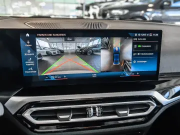 BMW 330i Automatic Glass Roof Towbar DAProf Head-Up Display