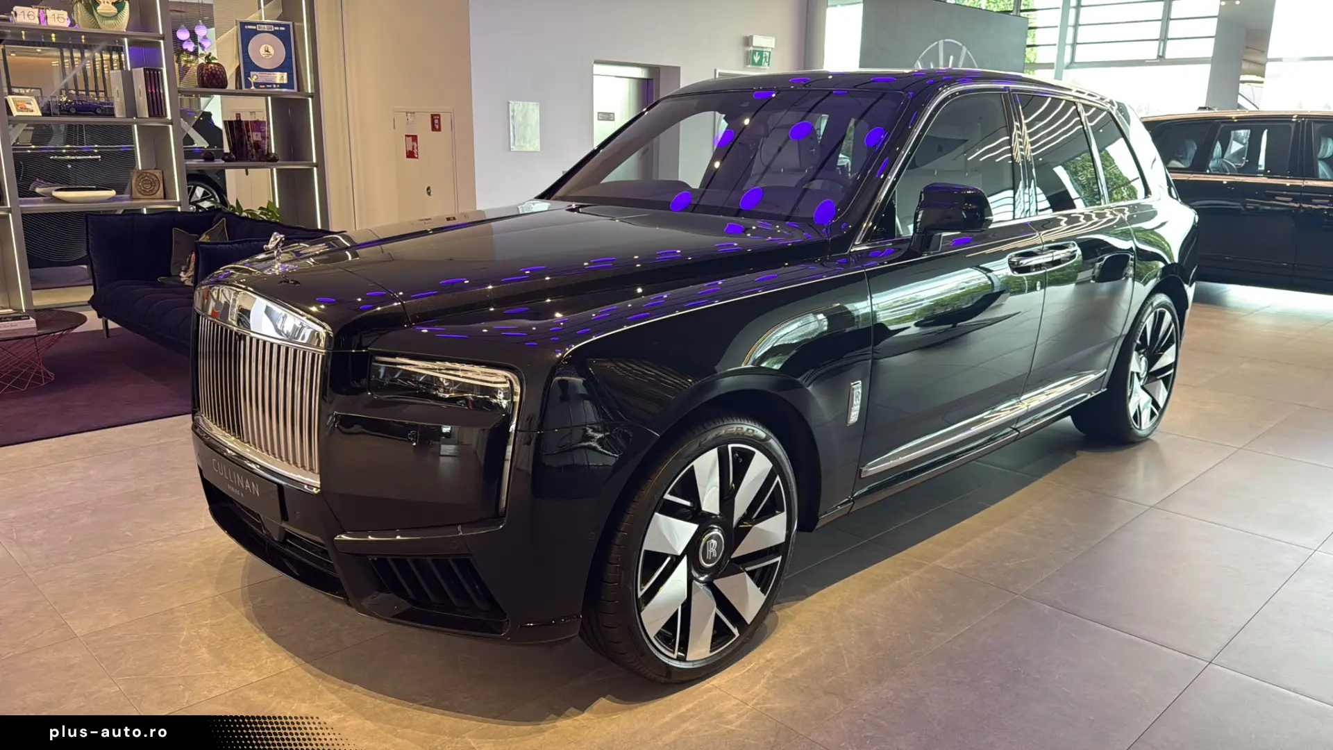 Rolls-Royce Cullinan Silver Badge - LIVRARE RAPIDA!