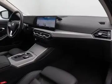 BMW 330i DigitalKey DAB Comfort HiFi Leather 18-inch