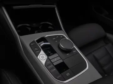 BMW 330i DigitalKey DAB Comfort HiFi Leather 18-inch