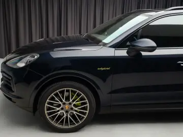 Porsche Cayenne E-Hybrid Platinum Edition Pano 360