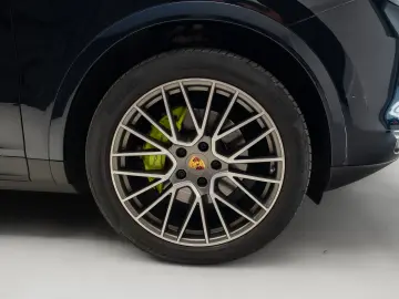 Porsche Cayenne E-Hybrid Platinum Edition Pano 360