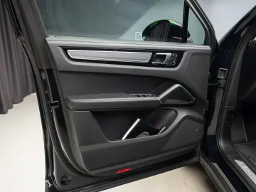 Porsche Cayenne E-Hybrid Platinum Edition Pano 360