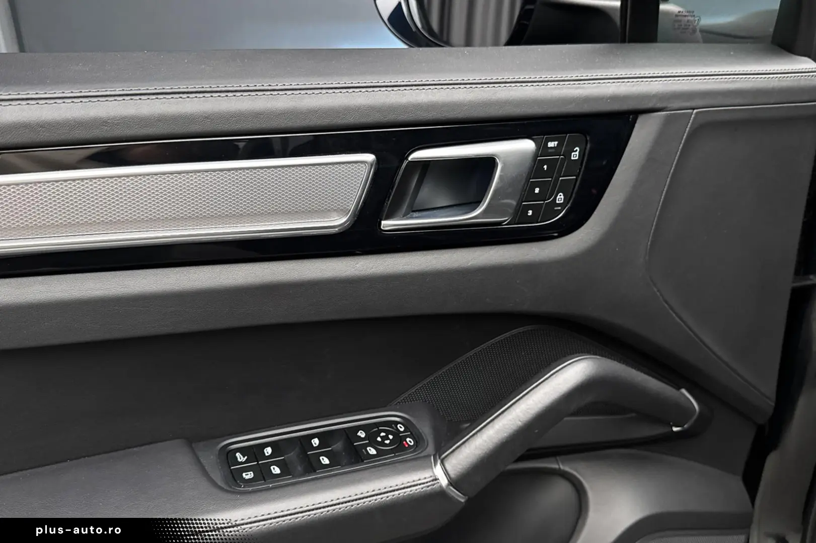 Porsche Cayenne E-Hybrid Platinum Edition Pano 360