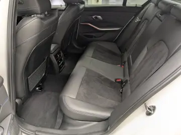 BMW 330i M Sport Laser DA PA HiFi 19'' DAB