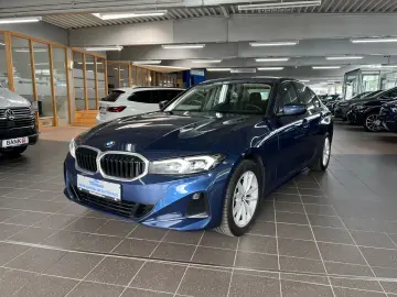 BMW 320d Limousine xDrive LIVE COKPIT-ACTIVE GUARD