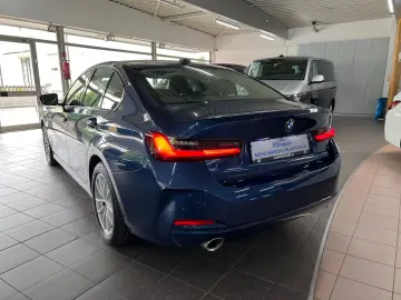 BMW 320d Limousine xDrive LIVE COKPIT-ACTIVE GUARD