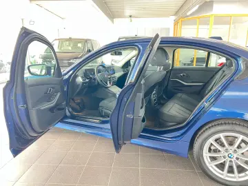 BMW 320d Limousine xDrive LIVE COKPIT-ACTIVE GUARD
