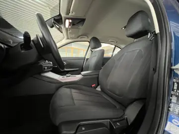 BMW 320d Limousine xDrive LIVE COKPIT-ACTIVE GUARD