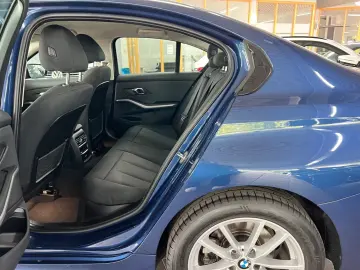 BMW 320d Limousine xDrive LIVE COKPIT-ACTIVE GUARD
