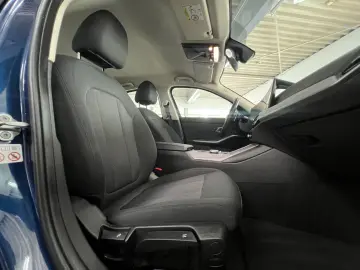 BMW 320d Limousine xDrive LIVE COKPIT-ACTIVE GUARD