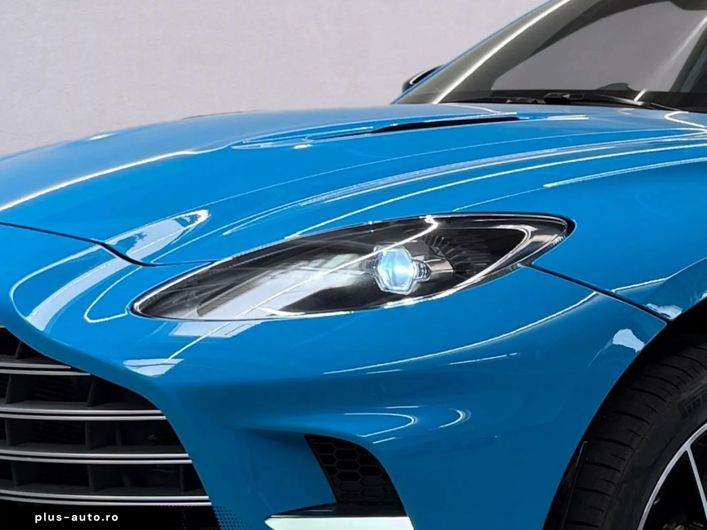 ASTON MARTIN DBX 707   Elwood Blue   PANO   B&W