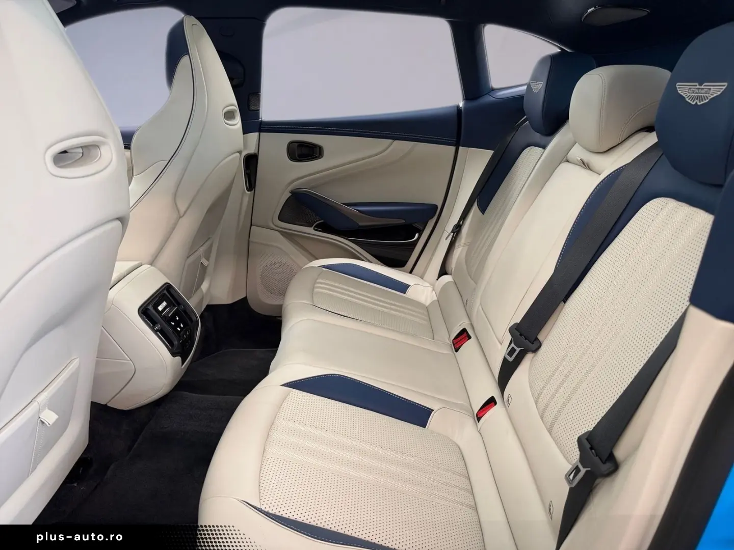 ASTON MARTIN DBX 707   Elwood Blue   PANO   B&W