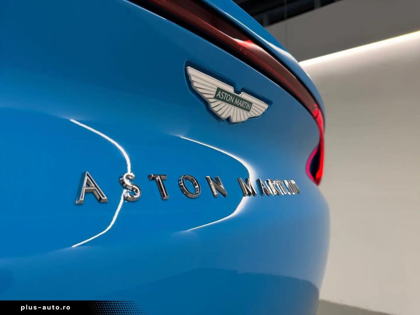 ASTON MARTIN DBX 707   Elwood Blue   PANO   B&W