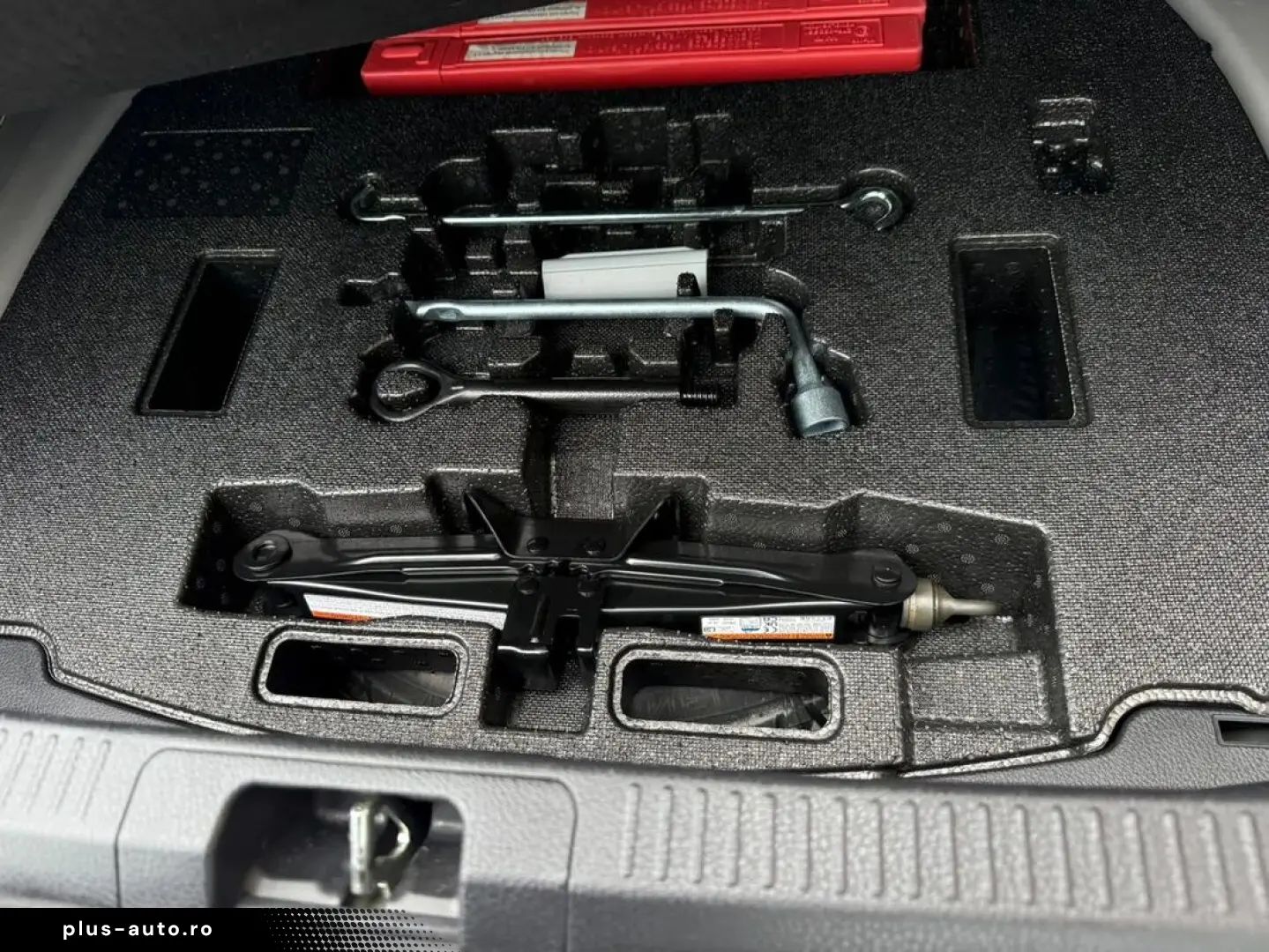 Toyota Camry Dynamic 2.5 Hybrid 218 Cp